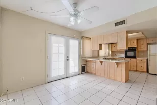 Photo #5: 6781687 Listing