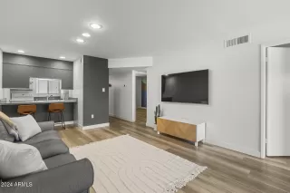 Photo #2: 6781776 Listing