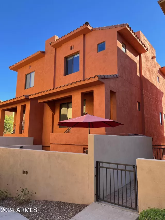 MLS: 6782052 Condo For Sale