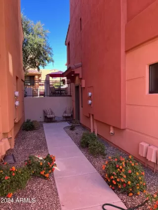 Photo #3: 6782052 Listing