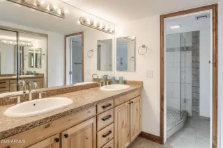 Photo #5: 6782206 Listing 