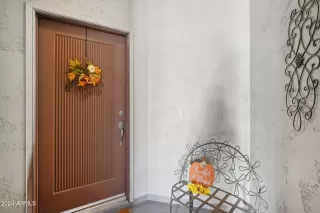 Photo #2: 6782379 Listing