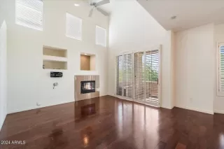 Photo #4: 6783419 Listing