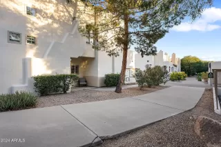 Photo #5: 6783553 Listing