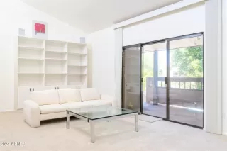 Photo #3: 6783829 Listing