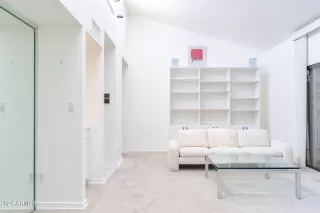 Photo #4: 6783829 Listing