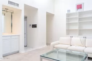 Photo #5: 6783829 Listing