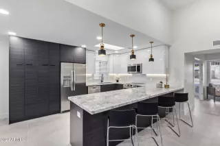 Photo #3: 6783941 Listing 