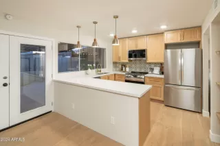 Photo #2: 6784059 Listing 