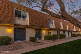 Photo #3: 6784107 Listing