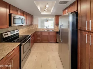 Photo #5: 6784352 Listing