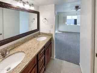 Photo #6: 6784352 Listing