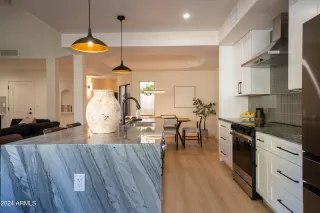 Photo #2: 6784374 Listing 