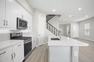 Photo #1: 6784565 Listing 