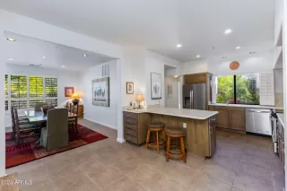Photo #4: 6784573 Listing