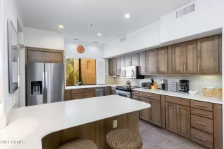 Photo #5: 6784573 Listing