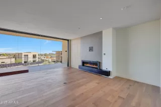 Photo #4: 6784595 Listing