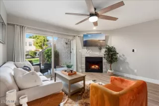 Photo #4: 6785434 Listing