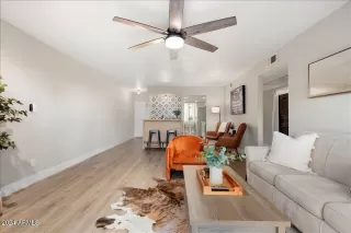 Photo #6: 6785434 Listing