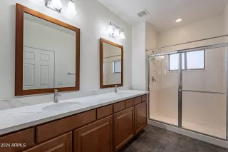 Photo #5: 6785630 Listing