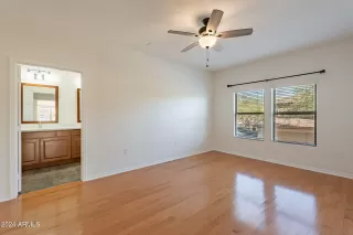 Photo #6: 6785630 Listing