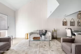 Photo #2: 6785670 Listing 