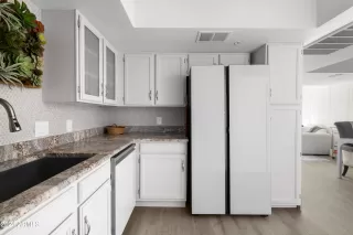 Photo #5: 6785670 Listing 