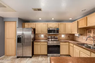 Photo #5: 6786112 Listing 