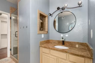 Photo #6: 6786112 Listing 