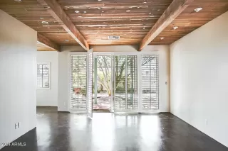 Photo #1: 6786428 Listing