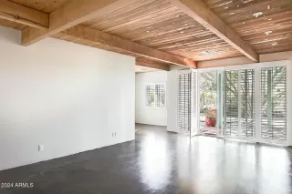 Photo #2: 6786428 Listing