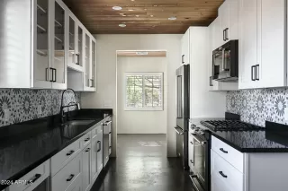 Photo #6: 6786428 Listing