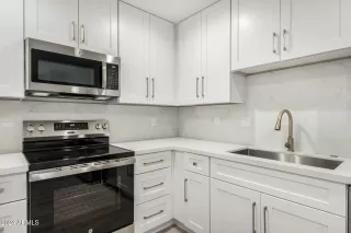 Photo #5: 6786576 Listing