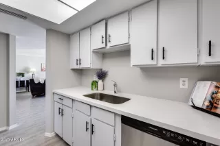 Photo #3: 6786644 Listing