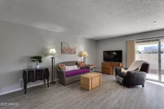 Photo #4: 6786644 Listing