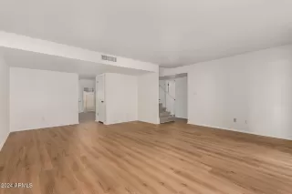 Photo #6: 6786878 Listing