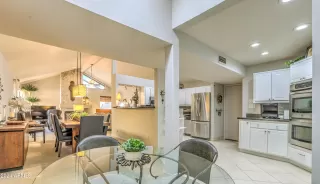 Photo #4: 6787087 Listing