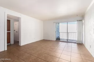 Photo #5: 6787159 Listing