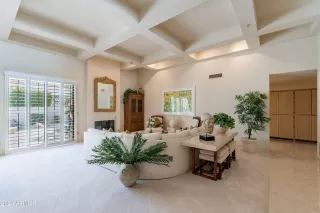 Photo #4: 6787762 Listing