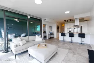 Photo #4: 6787821 Listing