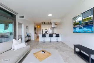 Photo #5: 6787821 Listing