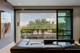 Photo #3: 6787907 Listing