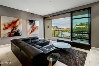 Photo #5: 6787907 Listing