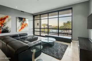 Photo #6: 6787907 Listing