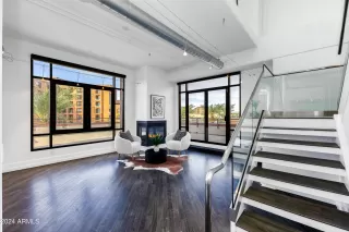 Photo #4: 6787949 Listing