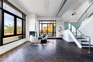 Photo #6: 6787949 Listing