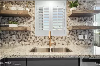 Photo #5: 6788268 Listing