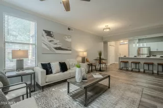 Photo #4: 6788399 Listing