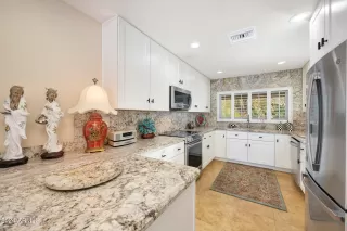 Photo #2: 6788496 Listing