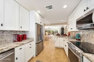 Photo #3: 6788496 Listing